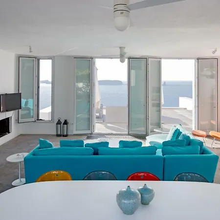 The Edge 5* Seafront Villas Ag.irini Villa